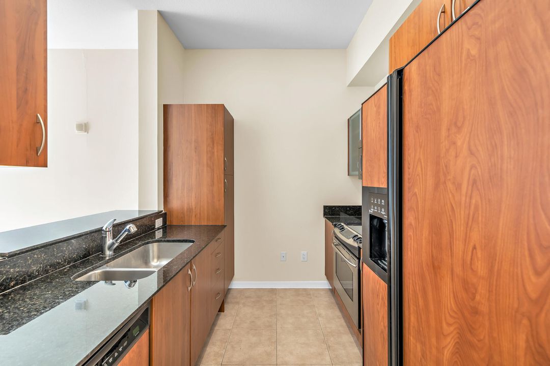 For Rent: $2,500 (1 beds, 1 baths, 660 Square Feet)