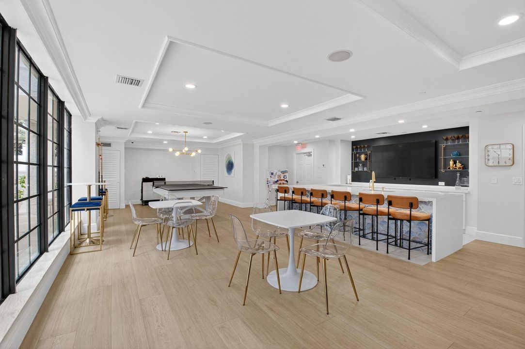 For Rent: $2,500 (1 beds, 1 baths, 660 Square Feet)