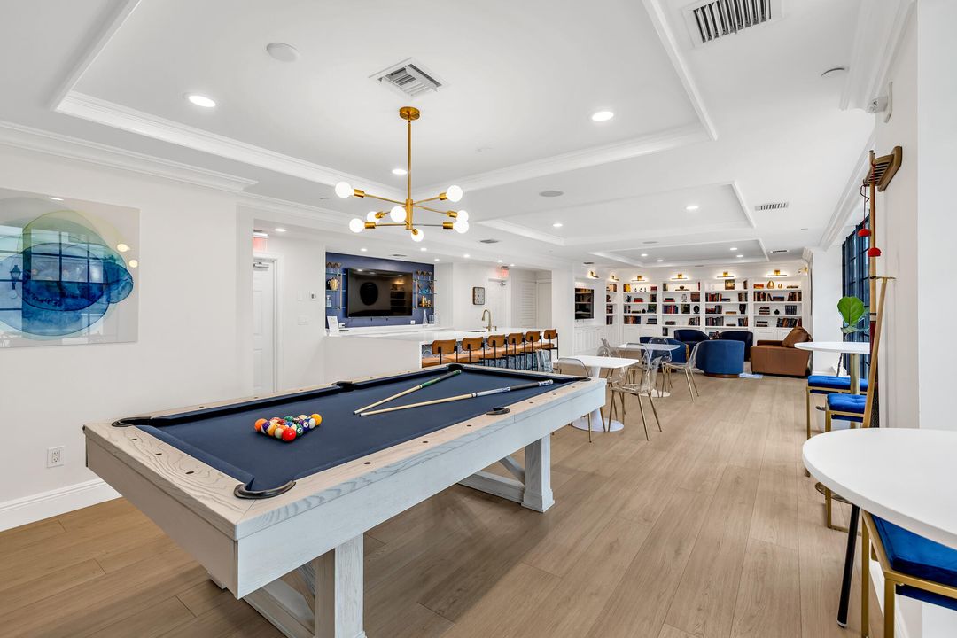 For Rent: $2,500 (1 beds, 1 baths, 660 Square Feet)