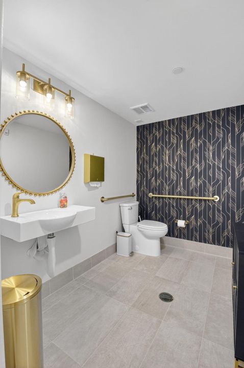 For Rent: $2,500 (1 beds, 1 baths, 660 Square Feet)