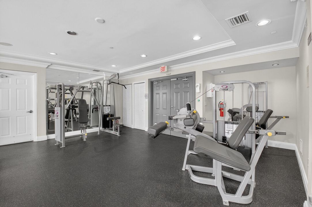 For Rent: $2,500 (1 beds, 1 baths, 660 Square Feet)