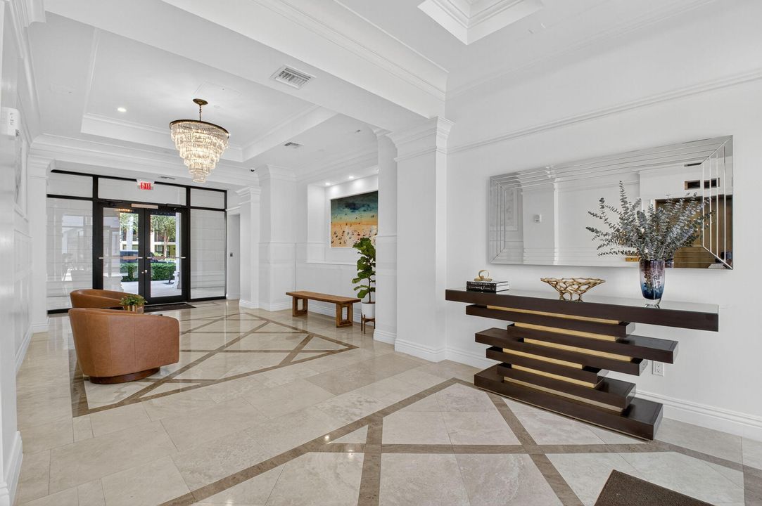 For Rent: $2,500 (1 beds, 1 baths, 660 Square Feet)