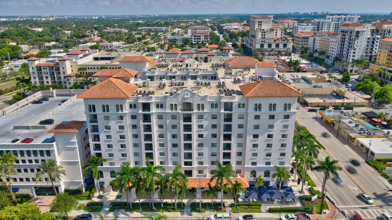 For Rent: $2,500 (1 beds, 1 baths, 660 Square Feet)