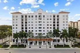 For Rent: $2,500 (1 beds, 1 baths, 660 Square Feet)