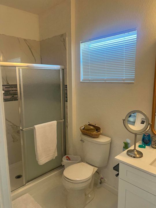 For Sale: $400,000 (3 beds, 2 baths, 1648 Square Feet)