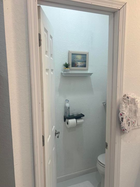 For Sale: $400,000 (3 beds, 2 baths, 1648 Square Feet)