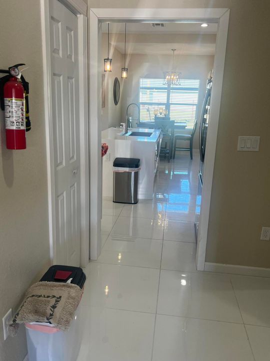 For Sale: $400,000 (3 beds, 2 baths, 1648 Square Feet)