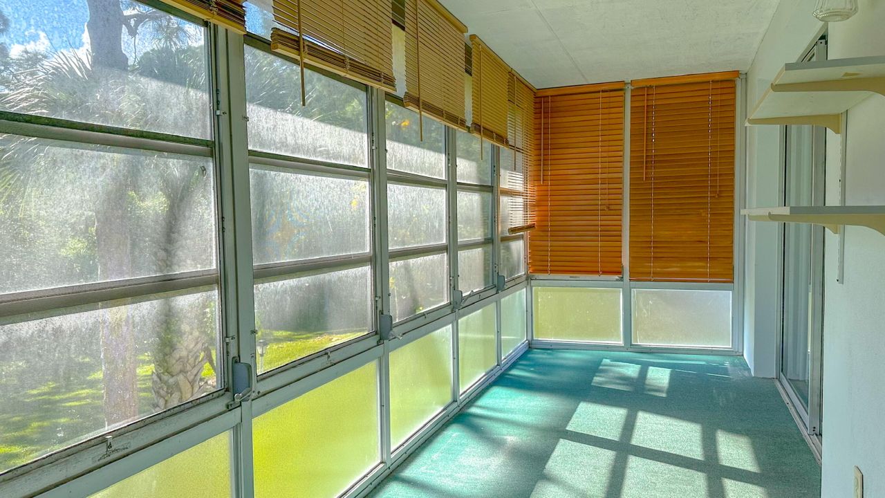 For Sale: $129,999 (2 beds, 2 baths, 1080 Square Feet)