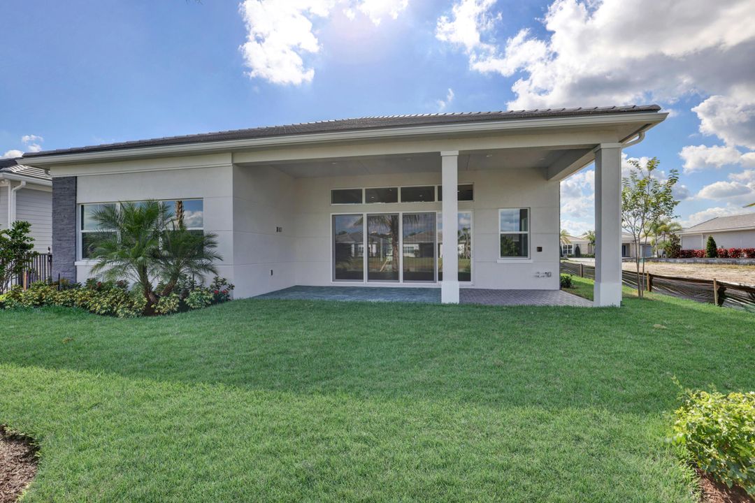 For Sale: $1,139,000 (3 beds, 2 baths, 2973 Square Feet)