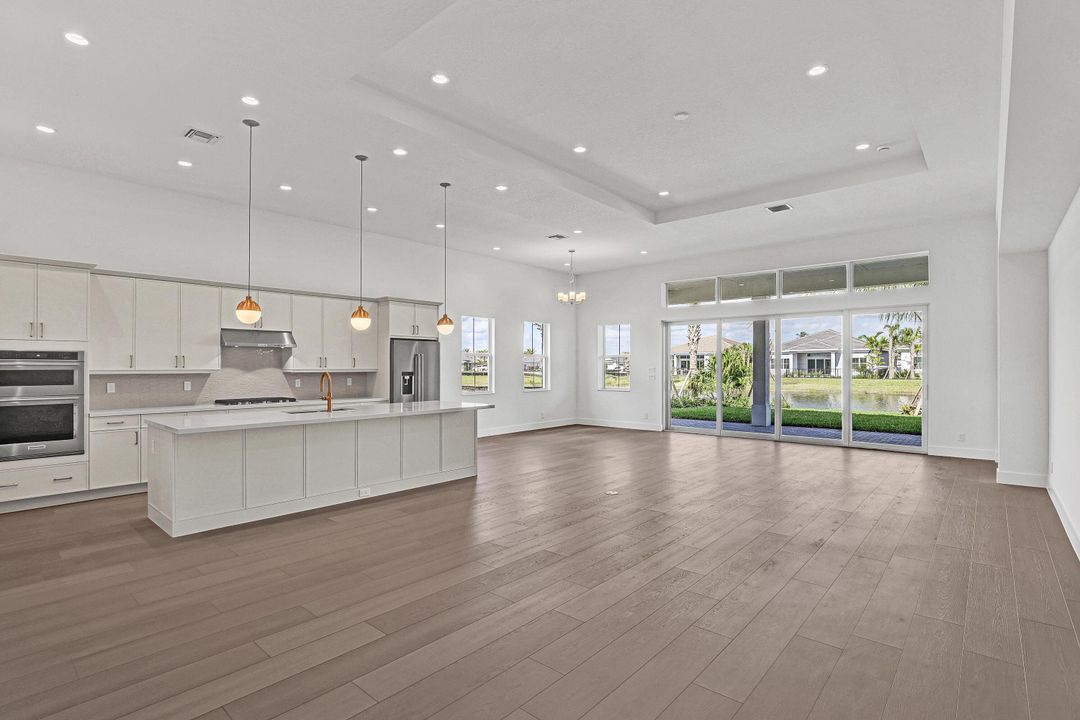 For Sale: $1,139,000 (3 beds, 2 baths, 2973 Square Feet)