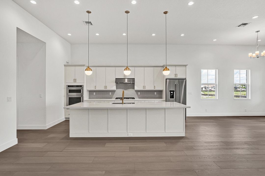 For Sale: $1,139,000 (3 beds, 2 baths, 2973 Square Feet)