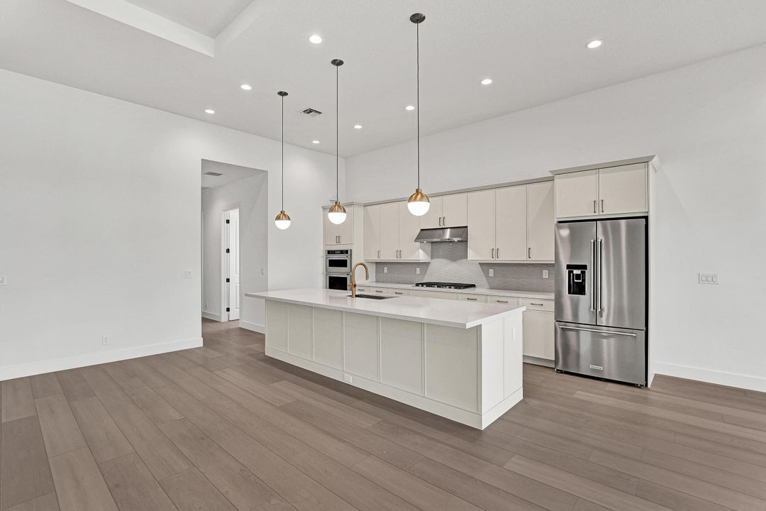 For Sale: $1,139,000 (3 beds, 2 baths, 2973 Square Feet)