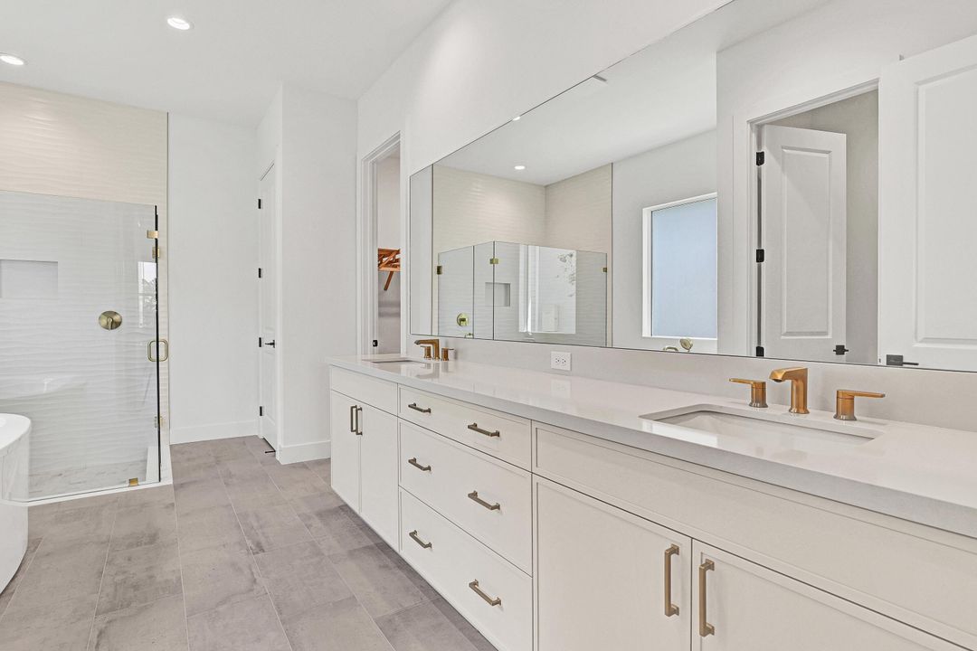 For Sale: $1,139,000 (3 beds, 2 baths, 2973 Square Feet)