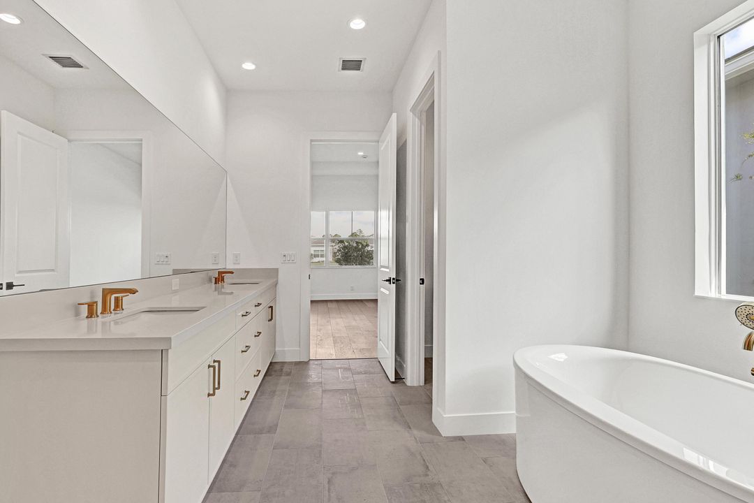 For Sale: $1,139,000 (3 beds, 2 baths, 2973 Square Feet)