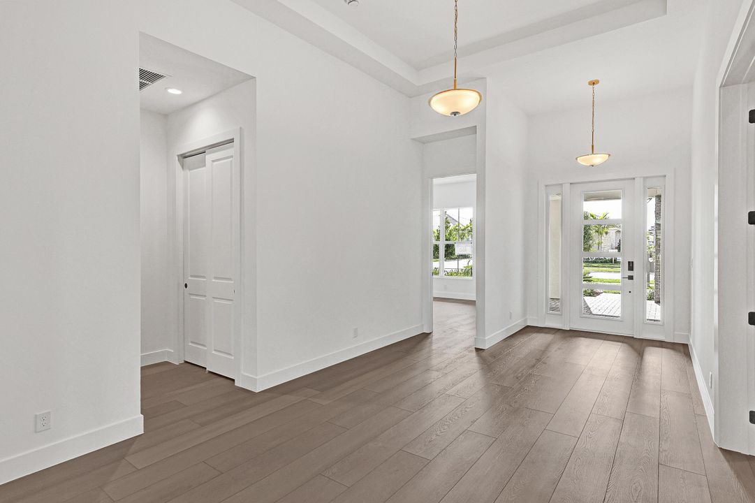 For Sale: $1,139,000 (3 beds, 2 baths, 2973 Square Feet)