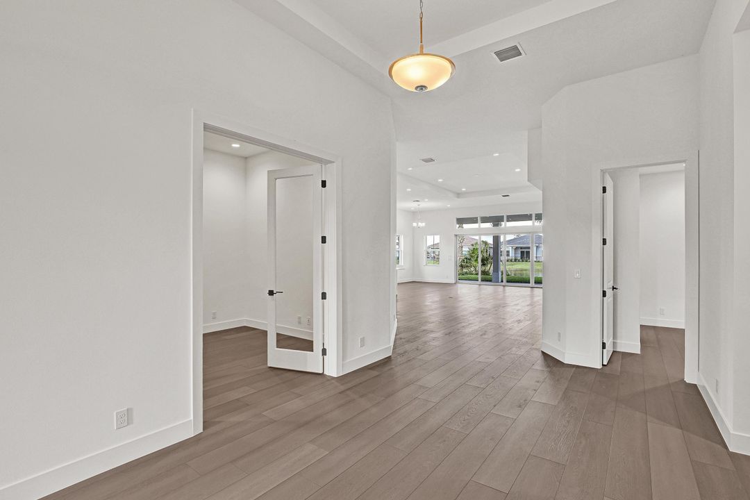 For Sale: $1,139,000 (3 beds, 2 baths, 2973 Square Feet)