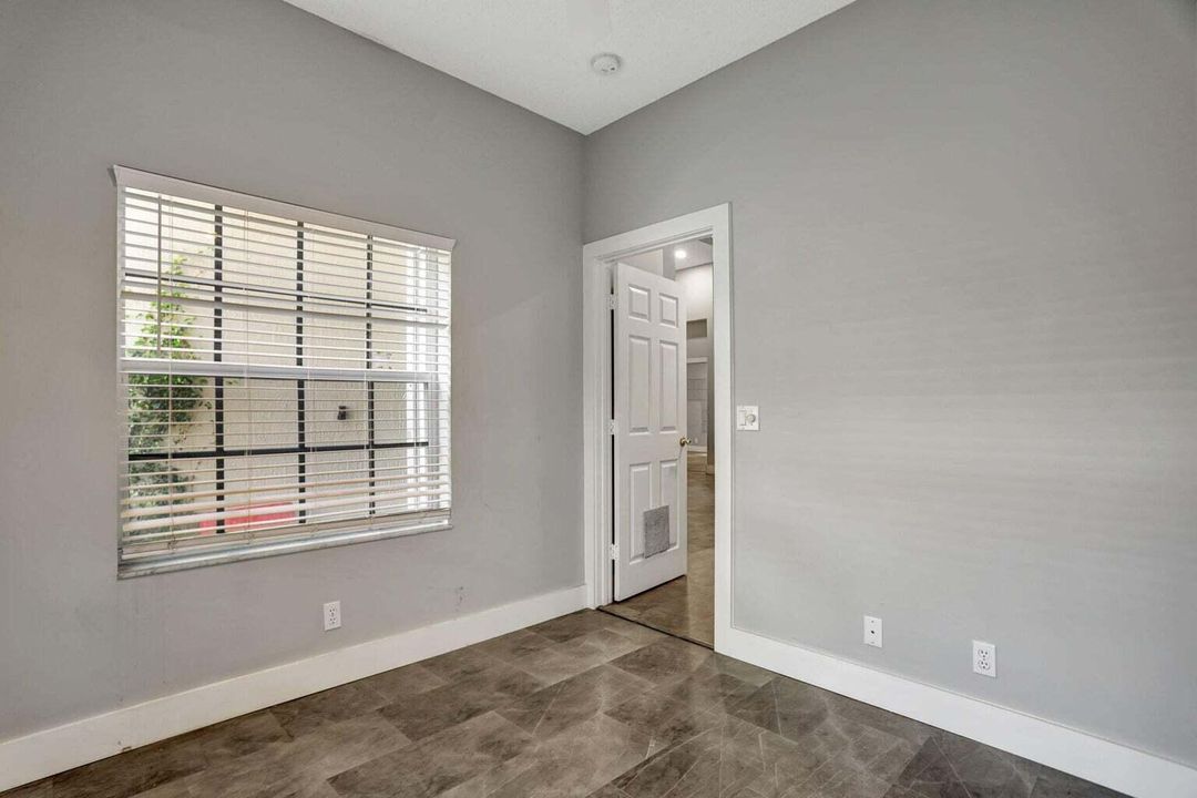 En Renta: $4,000 (3 camas, 2 baños, 2019 Pies cuadrados)