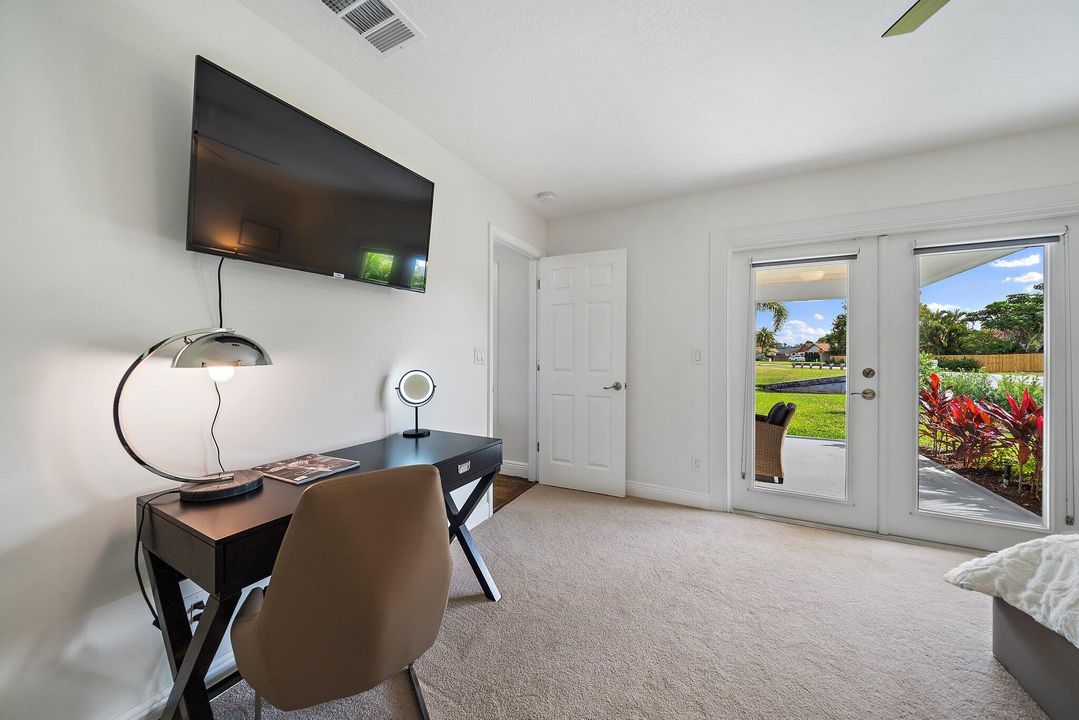 出租: $8,000 (4 贝兹, 2 浴室, 2652 平方英尺)