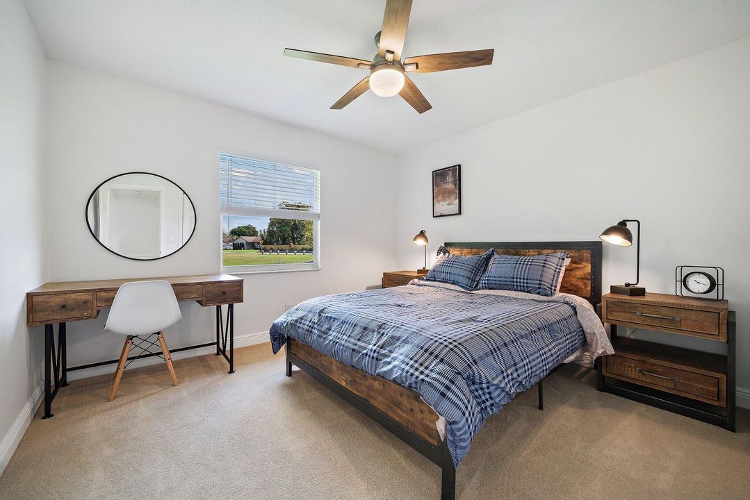 出租: $8,000 (4 贝兹, 2 浴室, 2652 平方英尺)