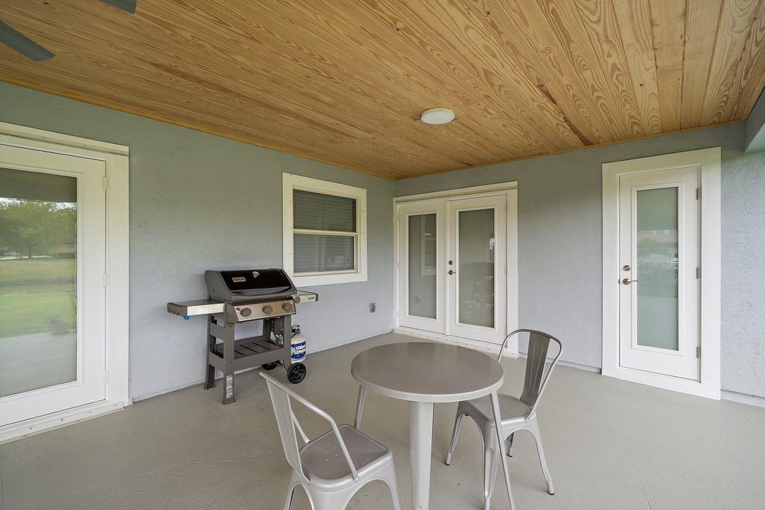 出租: $8,000 (4 贝兹, 2 浴室, 2652 平方英尺)