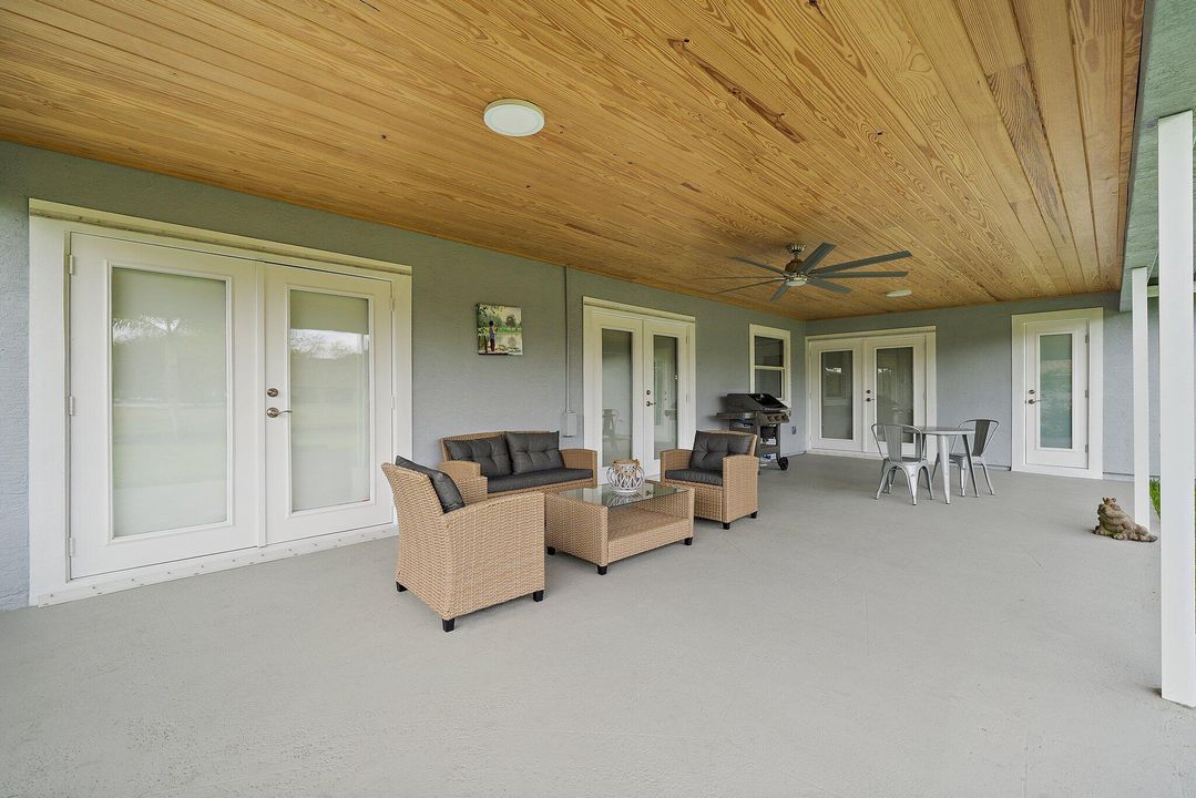 出租: $8,000 (4 贝兹, 2 浴室, 2652 平方英尺)