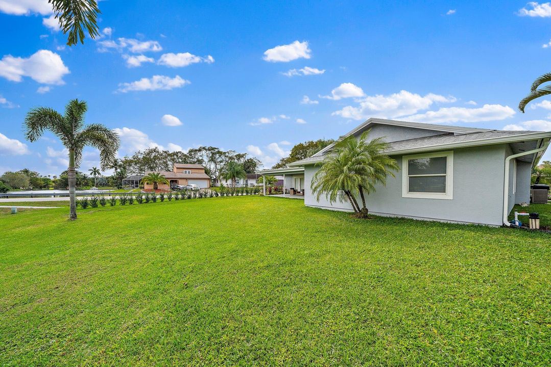 出租: $8,000 (4 贝兹, 2 浴室, 2652 平方英尺)