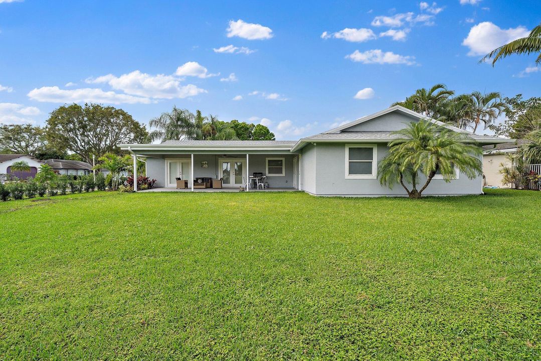 出租: $8,000 (4 贝兹, 2 浴室, 2652 平方英尺)