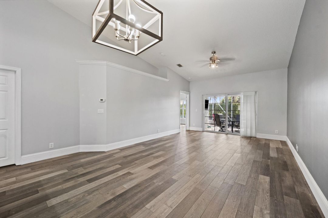 For Sale: $399,900 (2 beds, 2 baths, 1417 Square Feet)