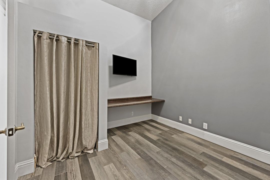 For Sale: $399,900 (2 beds, 2 baths, 1417 Square Feet)