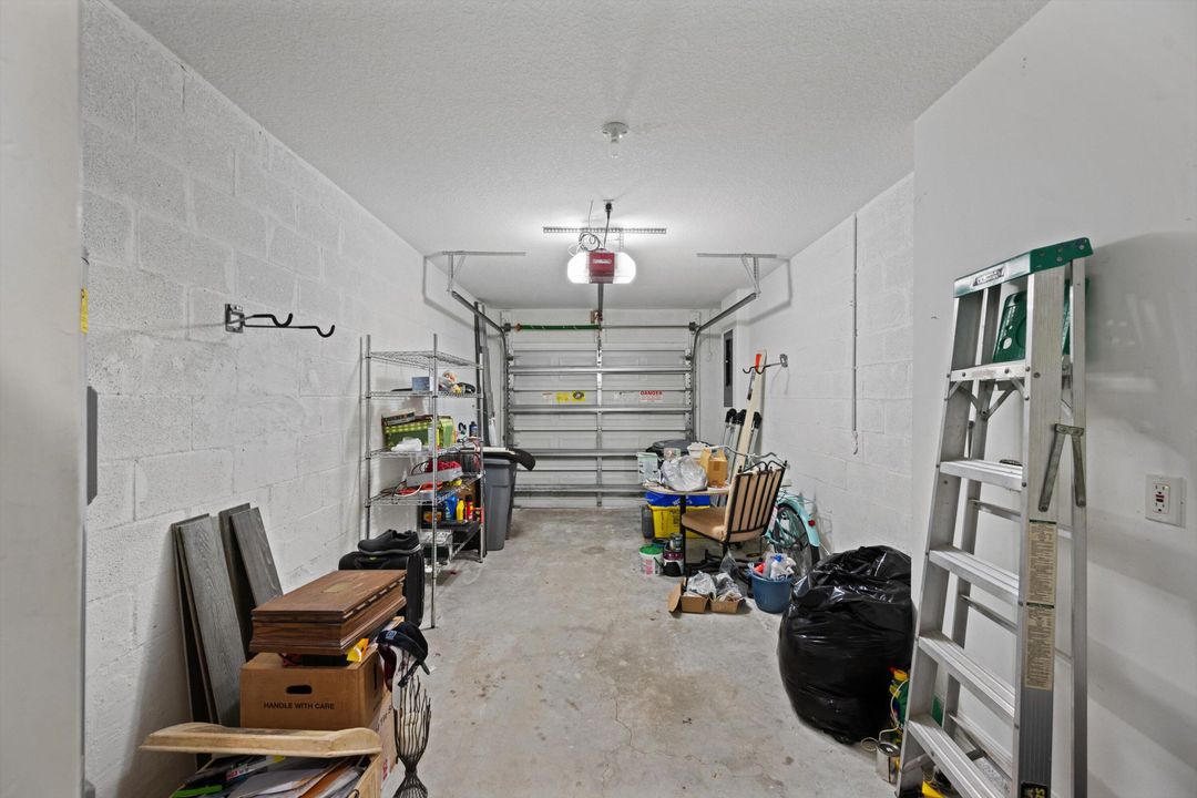 For Sale: $399,900 (2 beds, 2 baths, 1417 Square Feet)