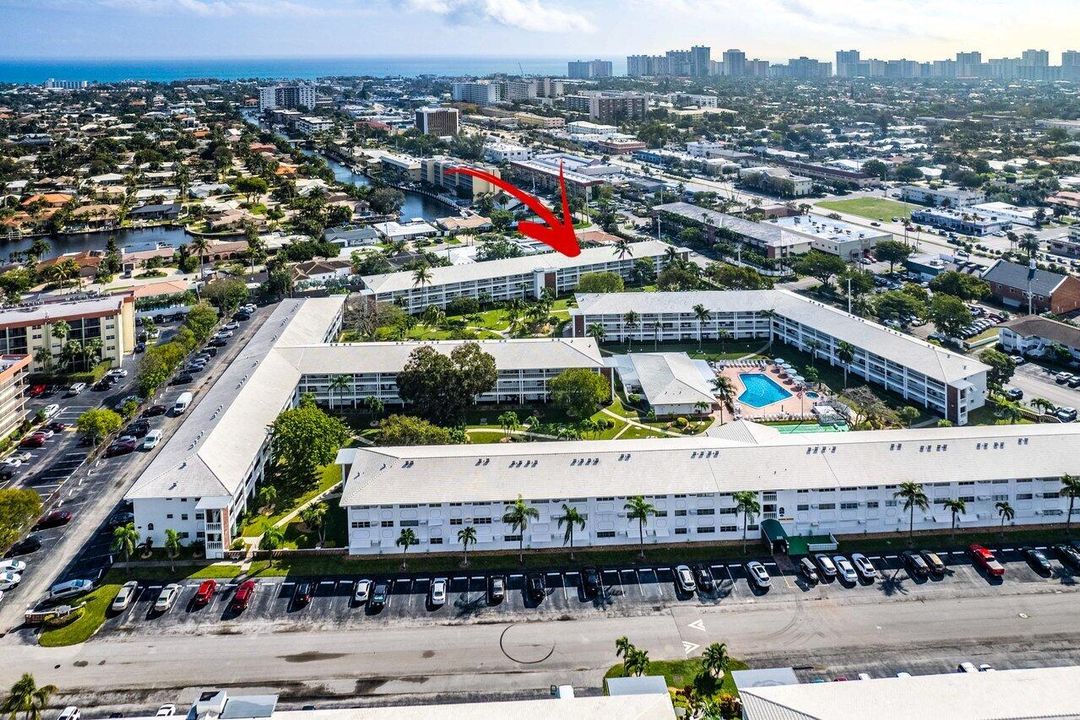 合同活跃: $1,950 (2 贝兹, 1 浴室, 875 平方英尺)