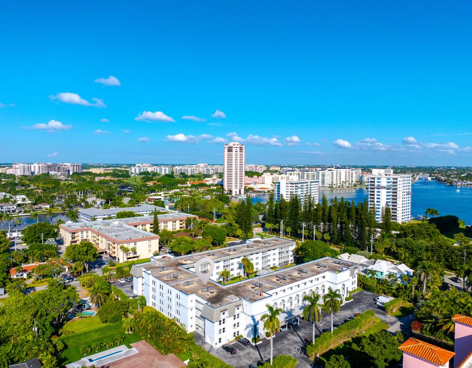 For Sale: $625,000 (2 beds, 2 baths, 1200 Square Feet)