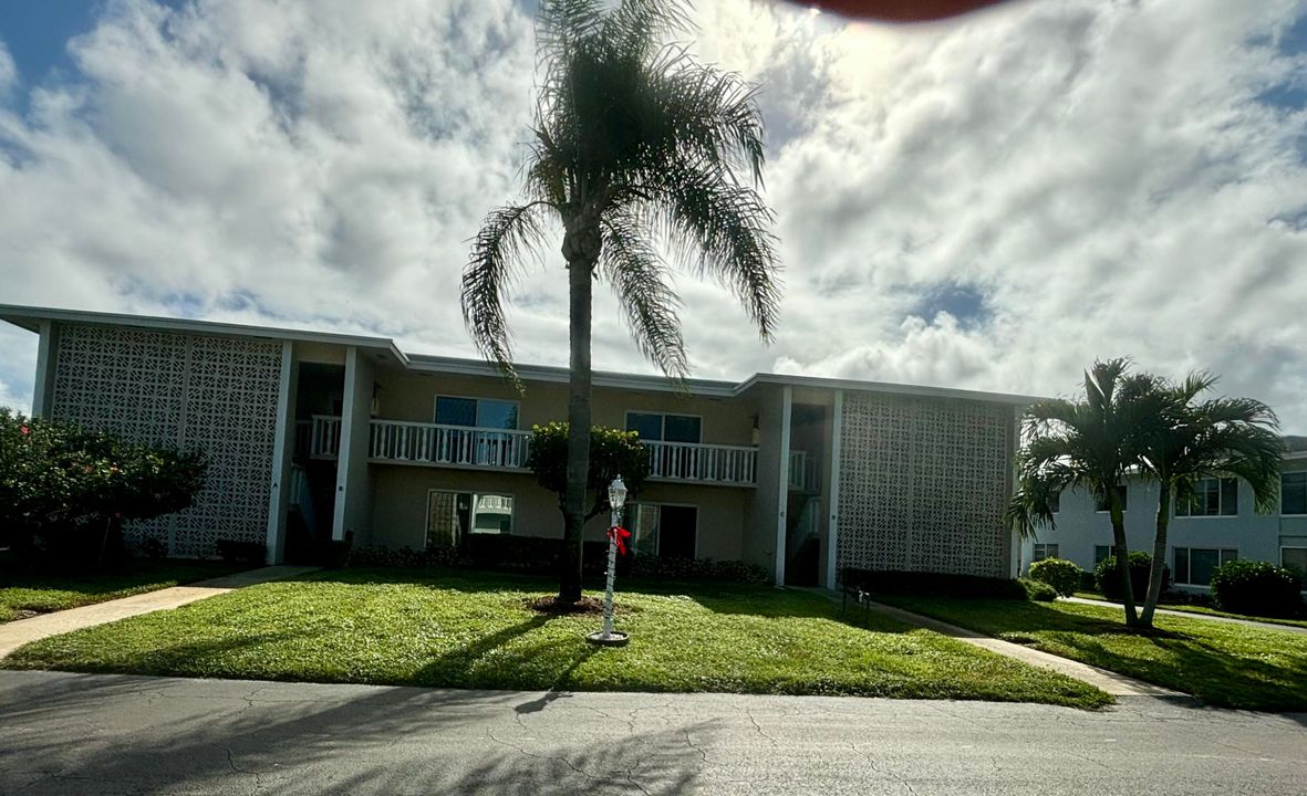 For Rent: $1,950 (2 beds, 2 baths, 1104 Square Feet)