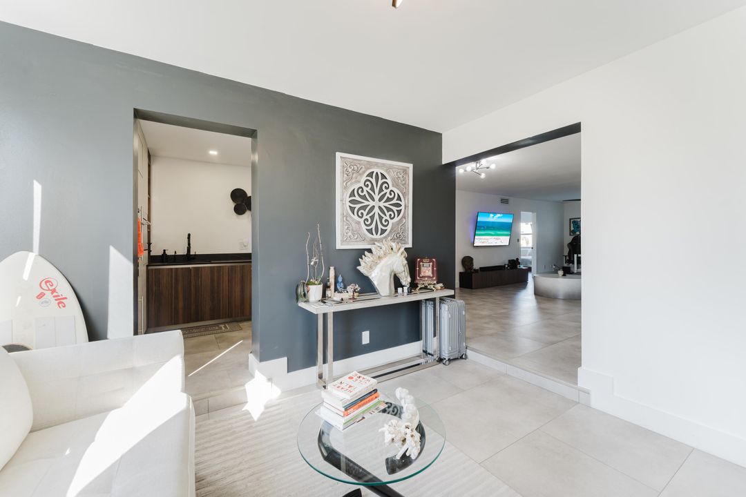 For Sale: $625,000 (2 beds, 2 baths, 1200 Square Feet)