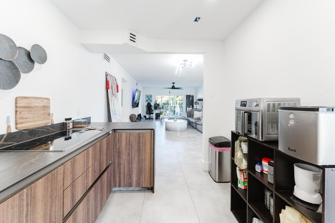 For Sale: $625,000 (2 beds, 2 baths, 1200 Square Feet)