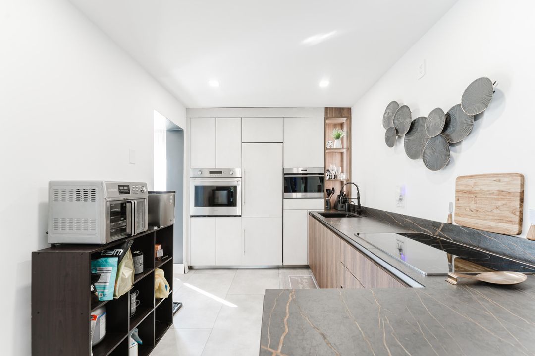 For Sale: $625,000 (2 beds, 2 baths, 1200 Square Feet)