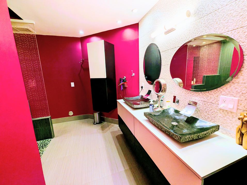 For Sale: $575,000 (3 beds, 2 baths, 1864 Square Feet)