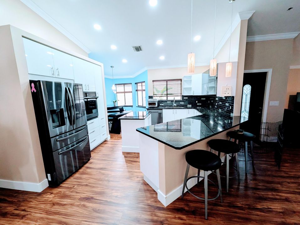 For Sale: $575,000 (3 beds, 2 baths, 1864 Square Feet)