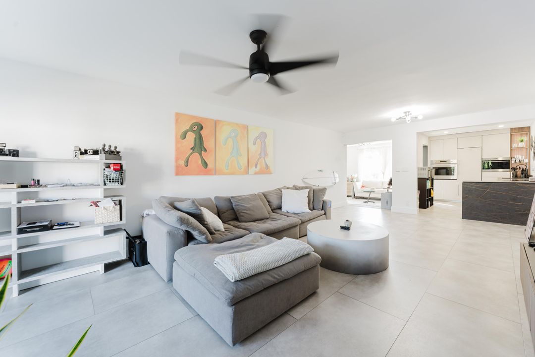 For Sale: $625,000 (2 beds, 2 baths, 1200 Square Feet)