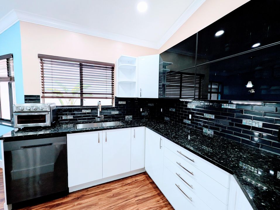 For Sale: $575,000 (3 beds, 2 baths, 1864 Square Feet)