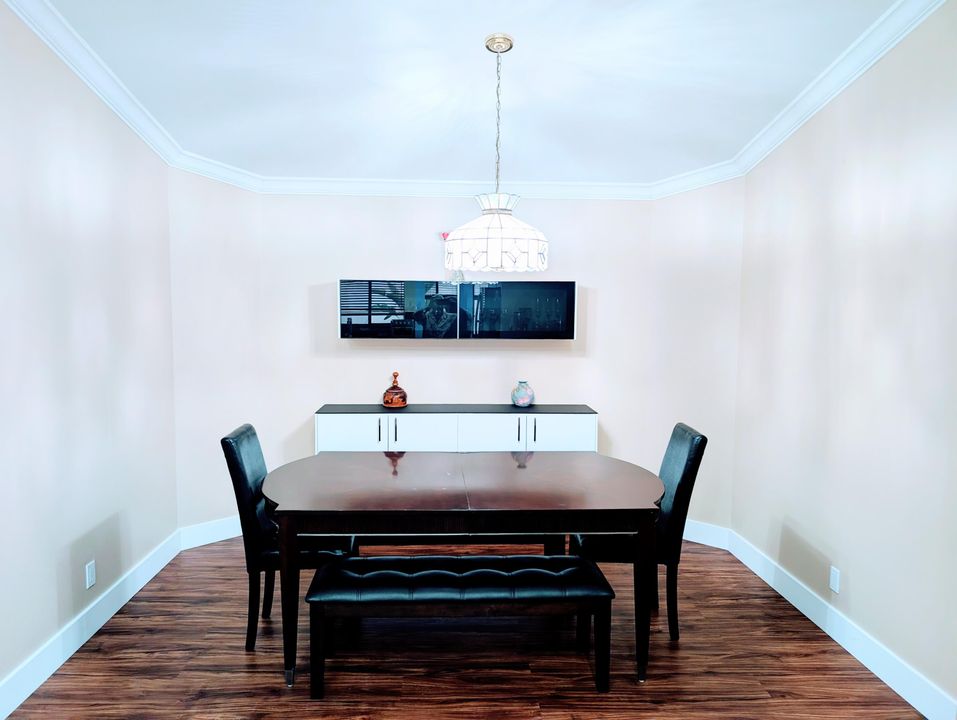 For Sale: $575,000 (3 beds, 2 baths, 1864 Square Feet)