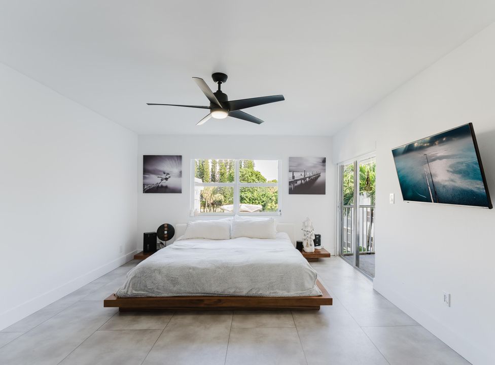 For Sale: $625,000 (2 beds, 2 baths, 1200 Square Feet)