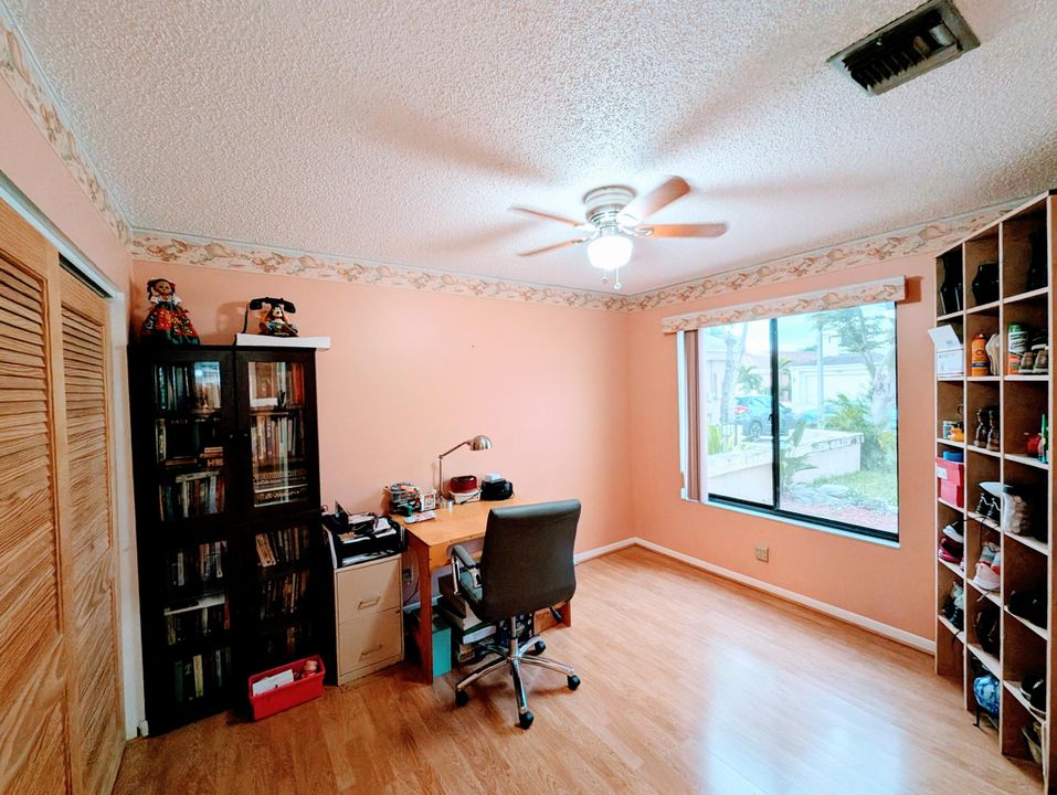 For Sale: $575,000 (3 beds, 2 baths, 1864 Square Feet)