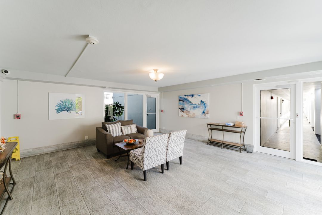 For Sale: $625,000 (2 beds, 2 baths, 1200 Square Feet)