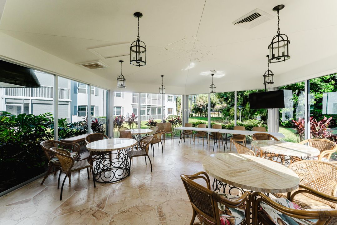 For Sale: $625,000 (2 beds, 2 baths, 1200 Square Feet)