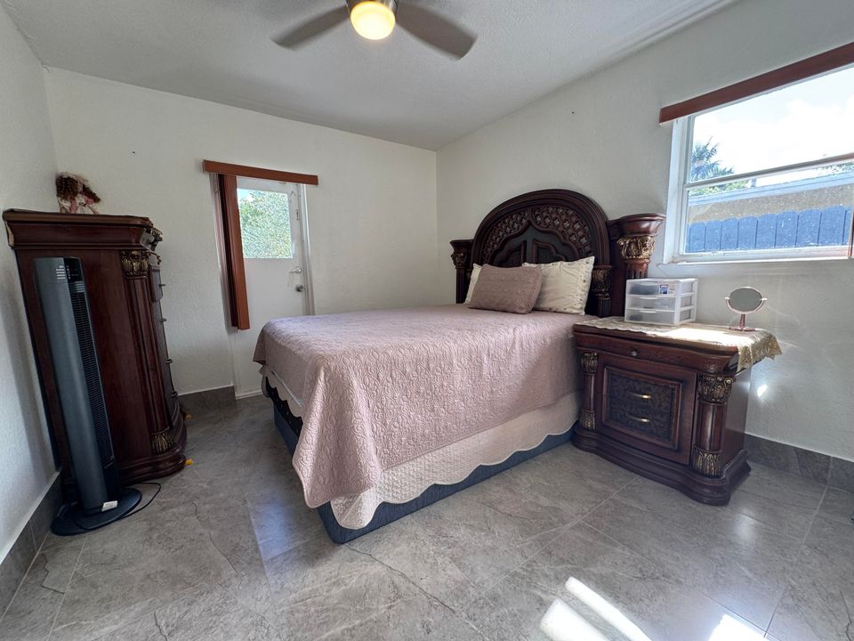 For Sale: $479,000 (2 beds, 1 baths, 1175 Square Feet)