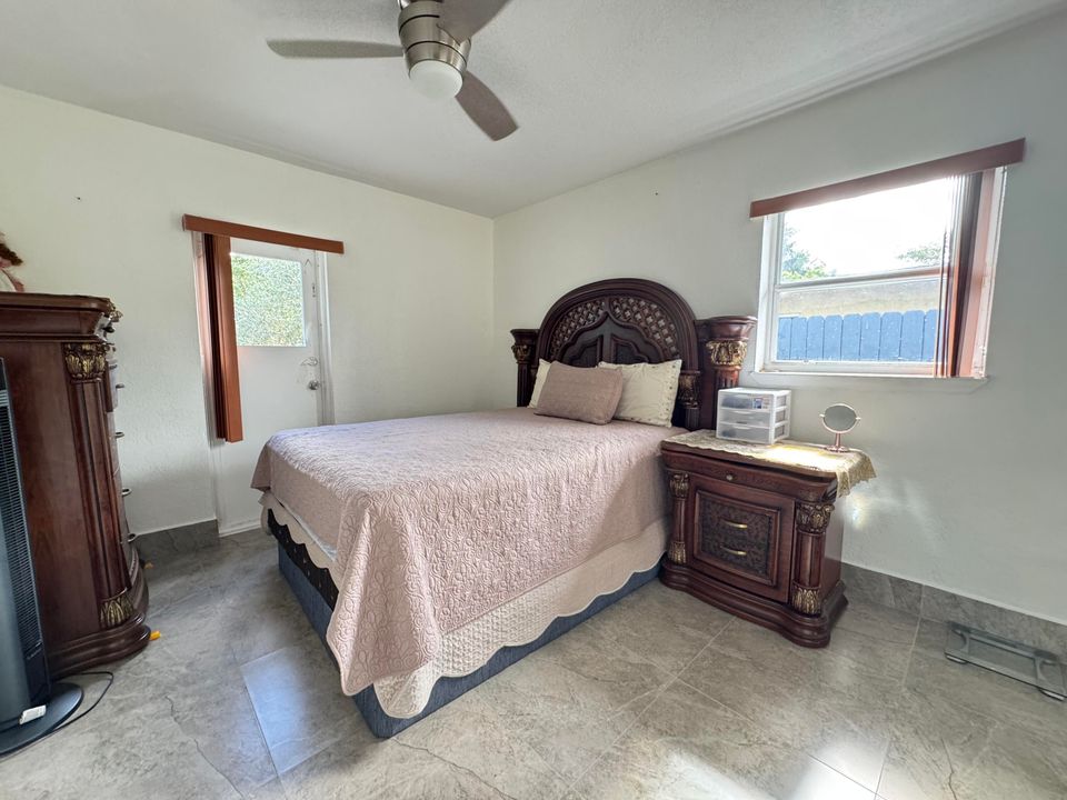 For Sale: $479,000 (2 beds, 1 baths, 1175 Square Feet)