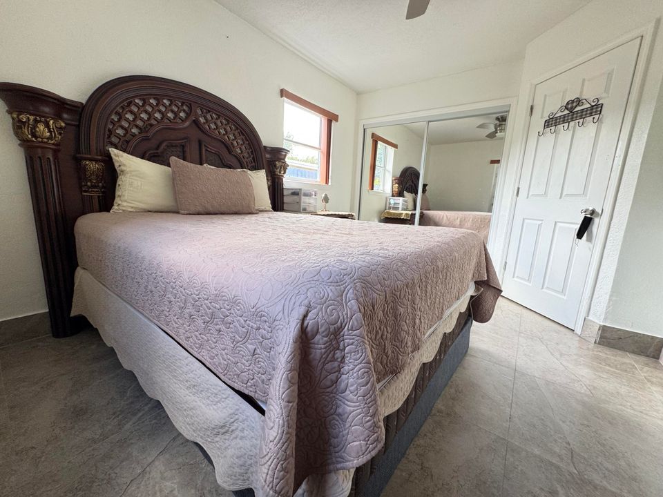 For Sale: $479,000 (2 beds, 1 baths, 1175 Square Feet)