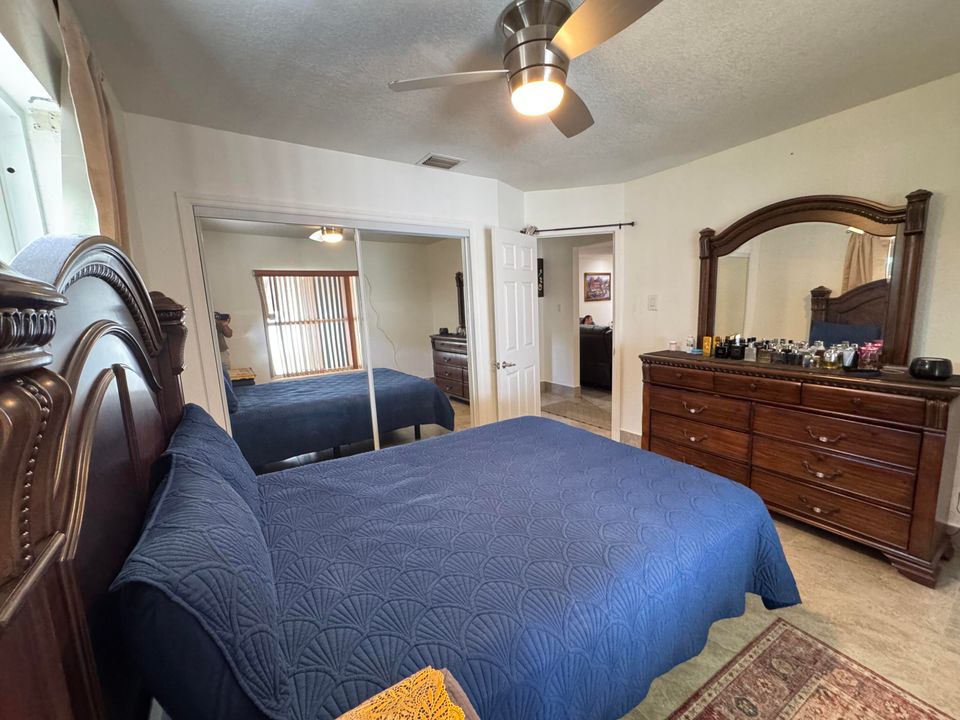 For Sale: $479,000 (2 beds, 1 baths, 1175 Square Feet)