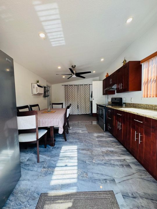 For Sale: $479,000 (2 beds, 1 baths, 1175 Square Feet)